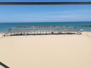 tribuna sulla spiaggia